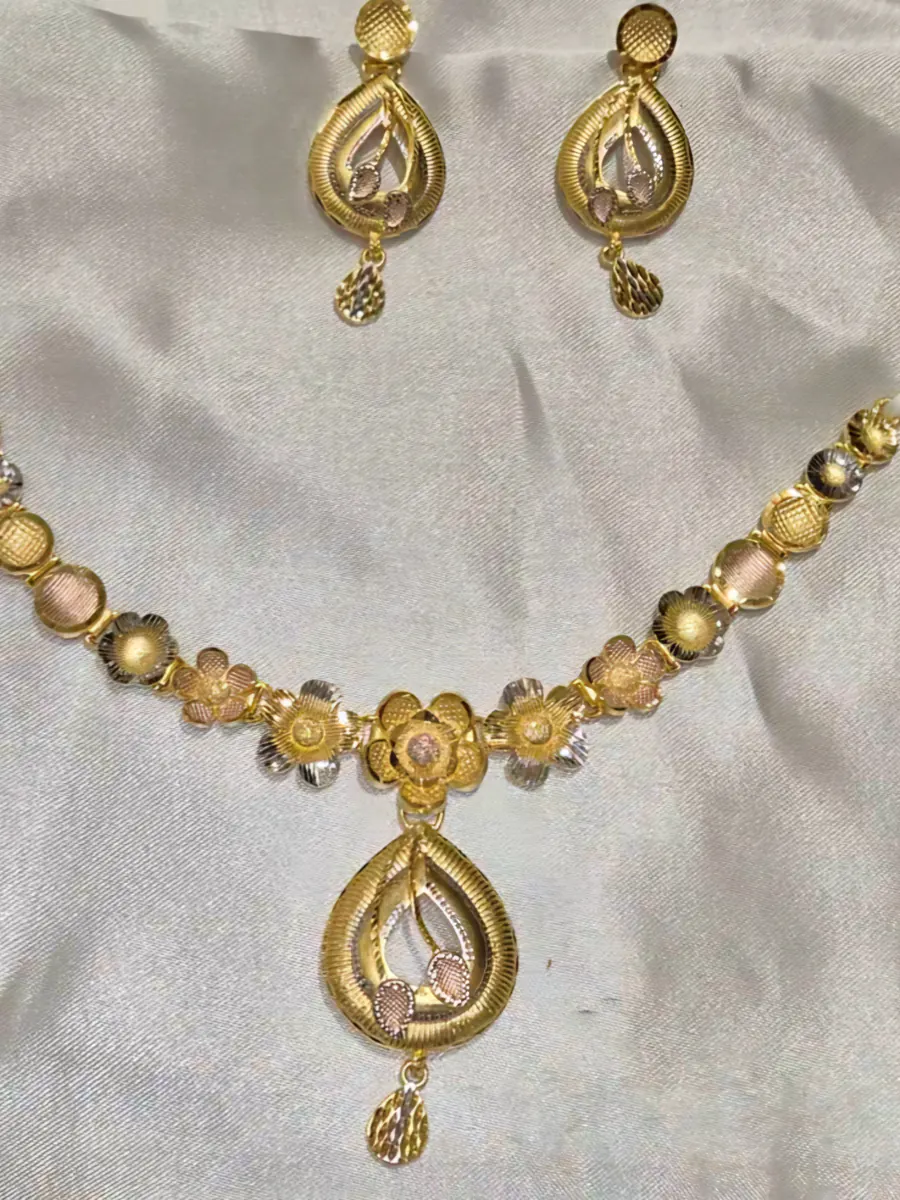 Phoolwati Floral Necklace Set